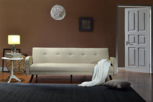 Weißes Sofa im Raum